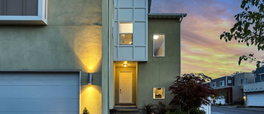 5 Styles of Exterior Lighting to Try in 2024